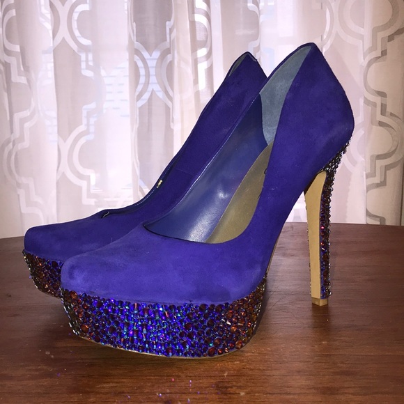 **ONE OF A KIND** Swarovski Embellished Pumps - Picture 2 of 7